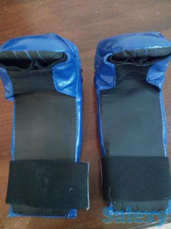 Продам перчатки спортивные для каратэ, фотография 1