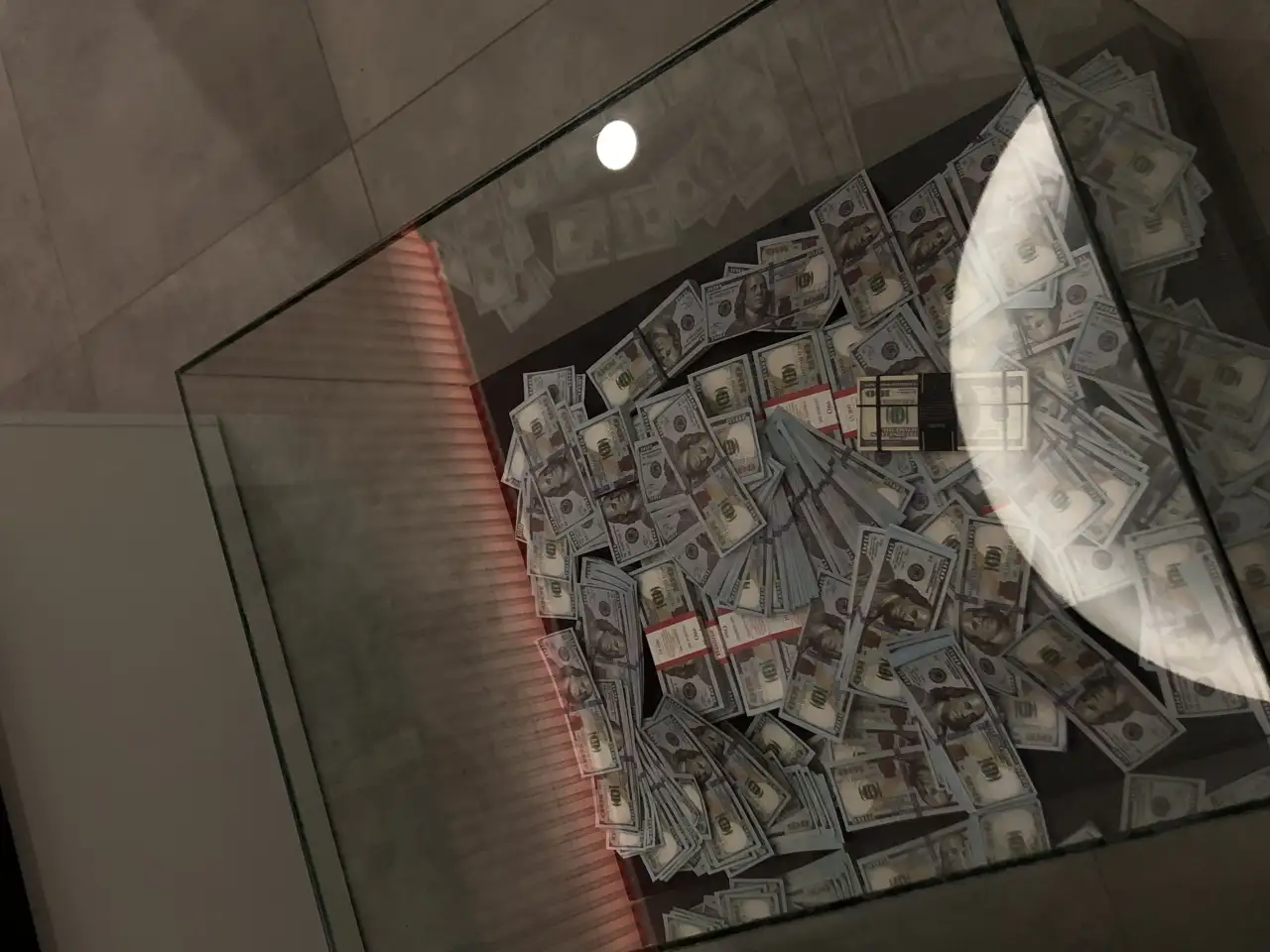 Денежный стол, фотография 6