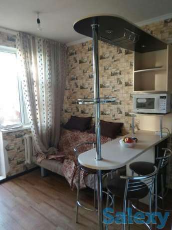 Продам барную стойку и три барных стула к нему, фотография 1