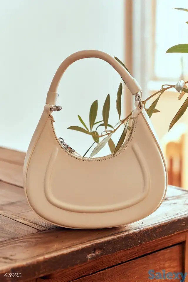 Белая сумка half moon, фотография 1