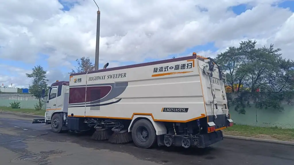 Вихревая,высокоскоростная подметально-уборочная машина., фотография 1