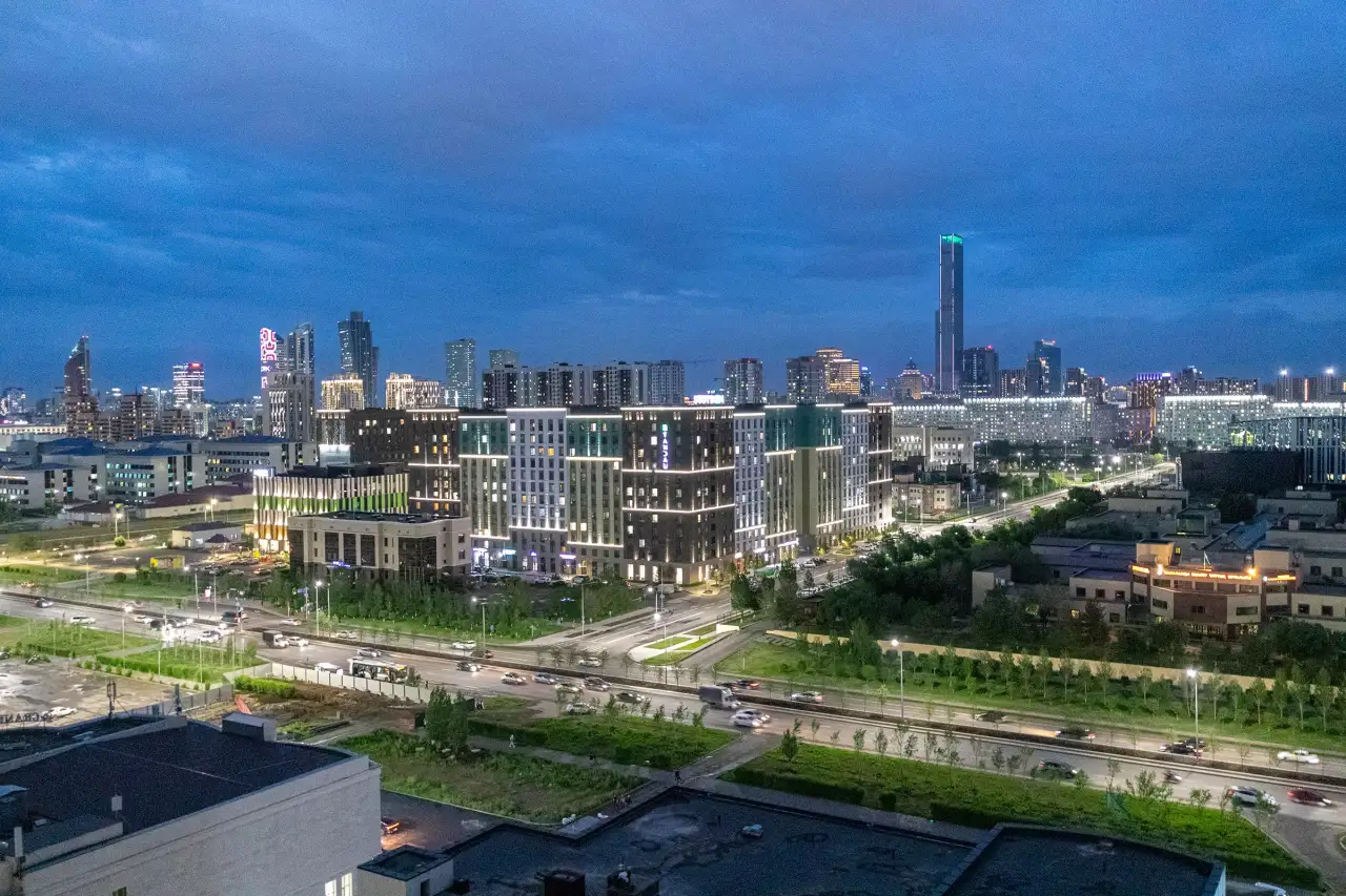 Уютная квартира в центре города посуточно, Бектурова 4/6, фотография 1