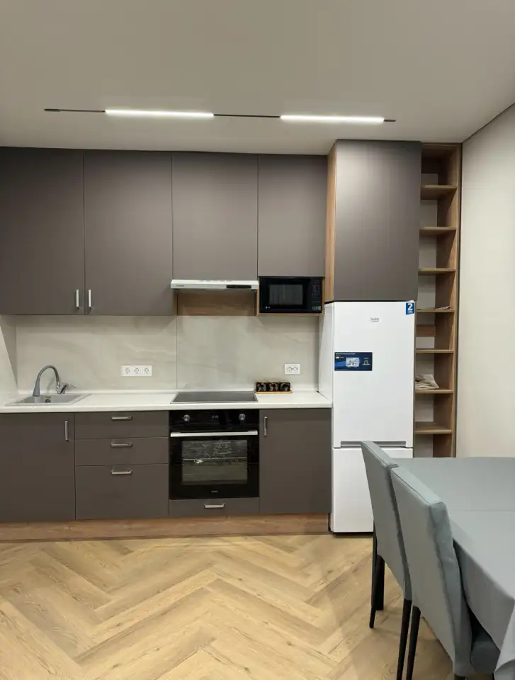 Сдам новую квартиру в аренду на долгий срок, Рыйымбека 210, фотография 1