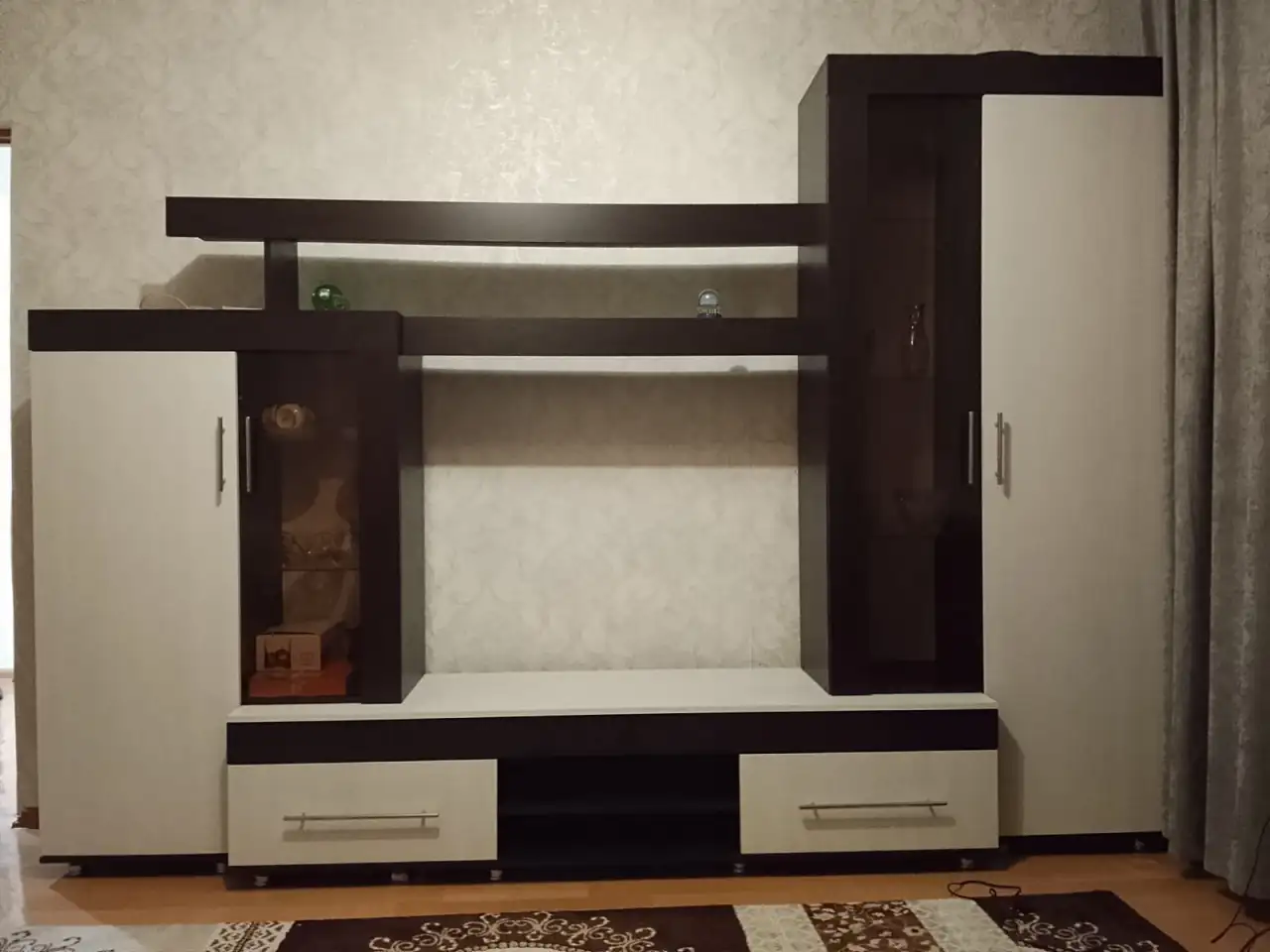 Сервант в хорошем состояний. Параметры приблизительно 32 Город Петропавловск, продается в центре городa, фотография 1