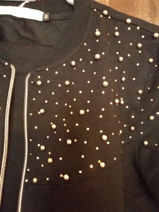 Костюм черный со стразами и бусинами, фотография 2