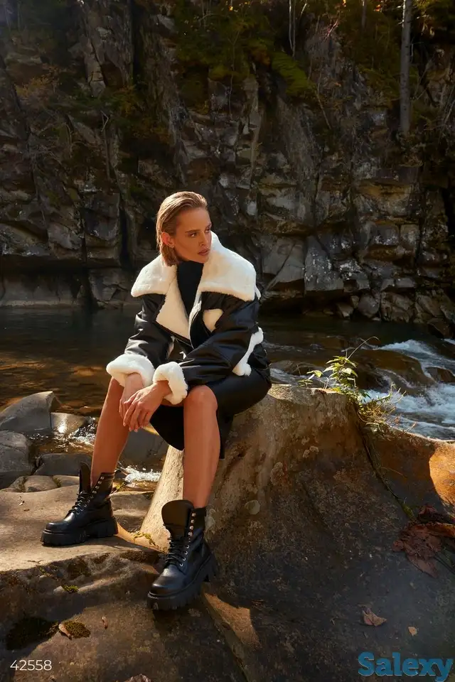 Укороченная черная дубленка, фотография 1