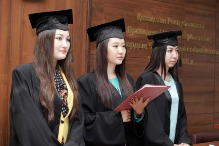 Приемная комиссия КАЗГЮУ приглашает абитуриентов, фотография 2