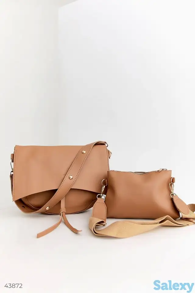 Бежевая сумка с клапаном, фотография 1