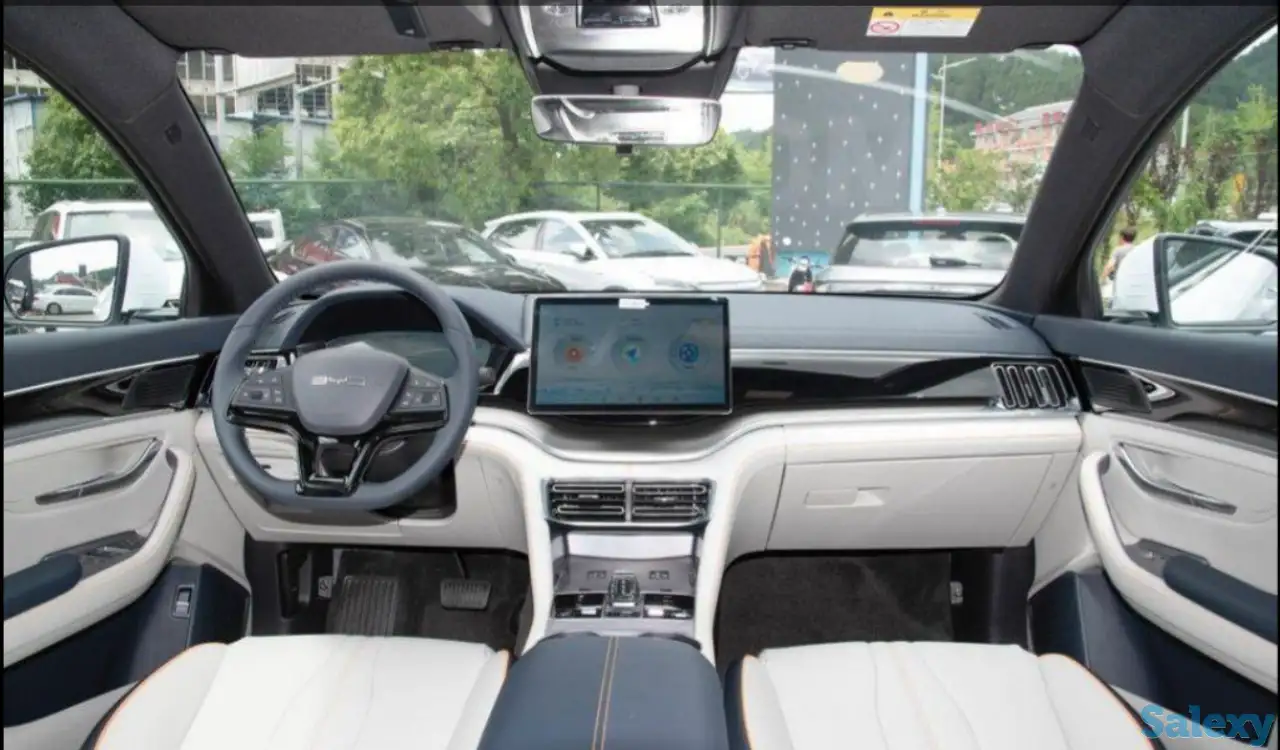 Подержанный автомобиль BYD, фотография 3