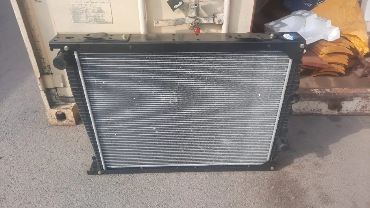 Радиатор охлаждения M3000 SHACMAN, фотография 1