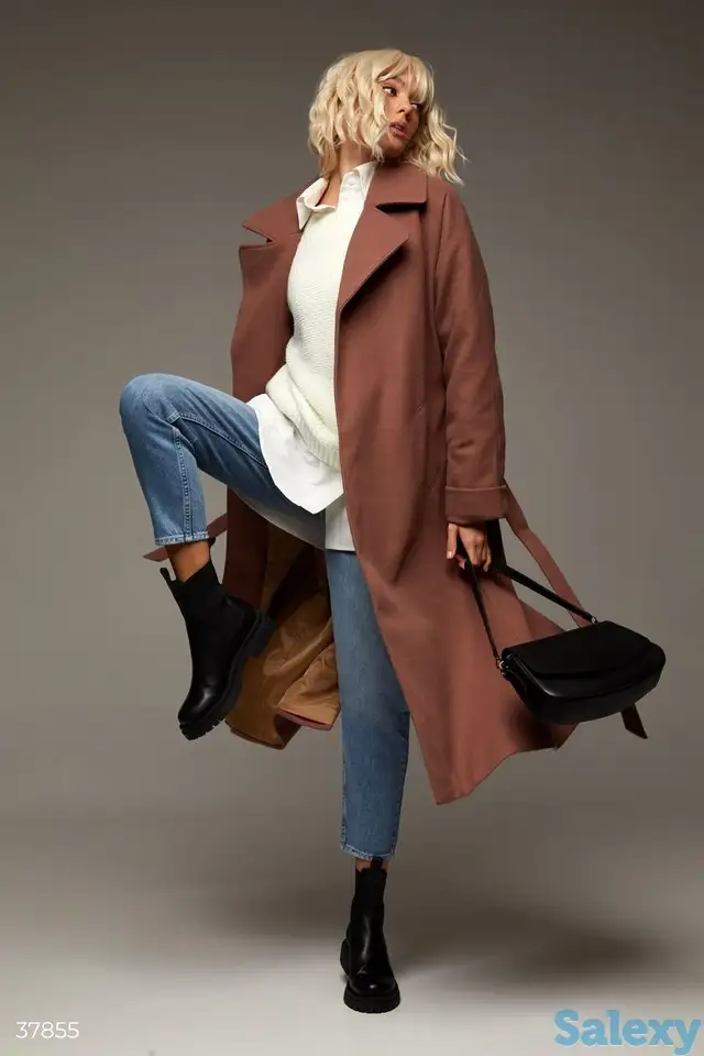 Теплое пальто базового бежевого цвета, фотография 1