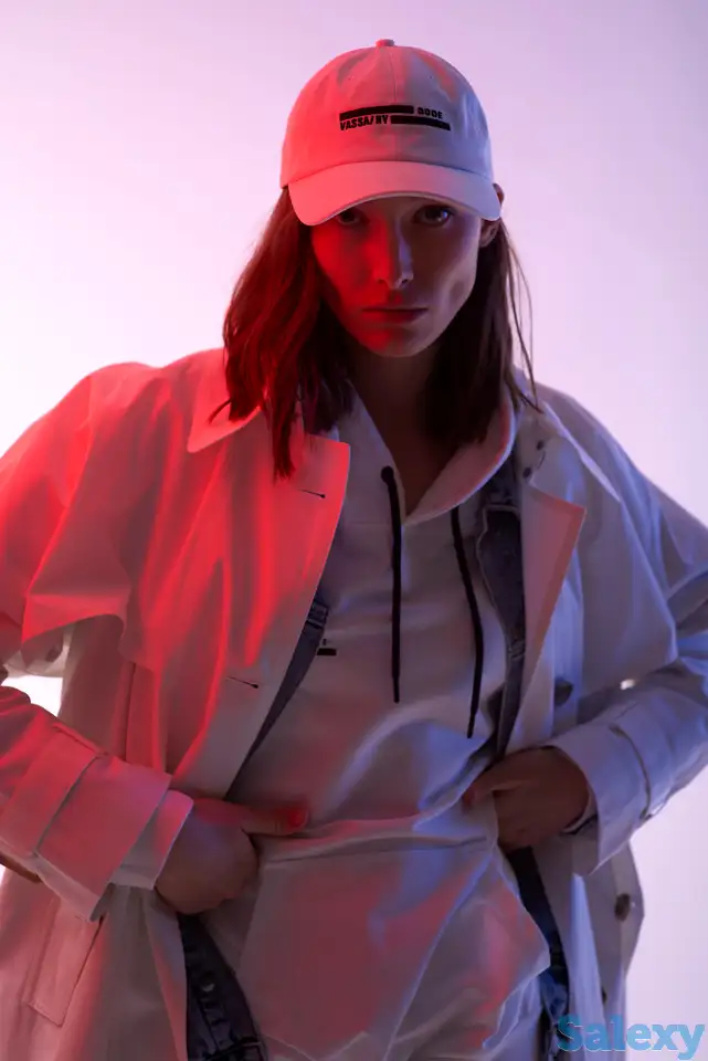 Тренч в белом цвете с кокеткой vassa&co, фотография 1