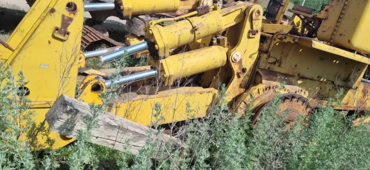 Продаются Тележки с натяжным механизмом правая и левая для Коматсу 355 Komatsu., фотография 4