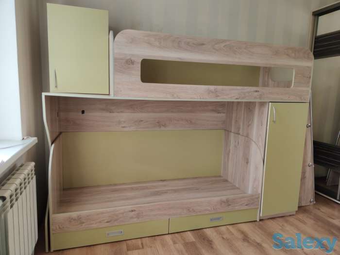 Двухъярусная детская кровать со шкафчиками, фотография 1