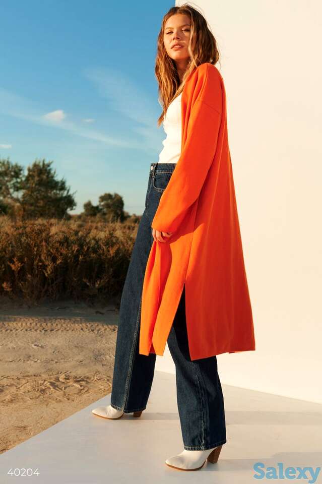 Яркий оранжевый кардиган, фотография 1