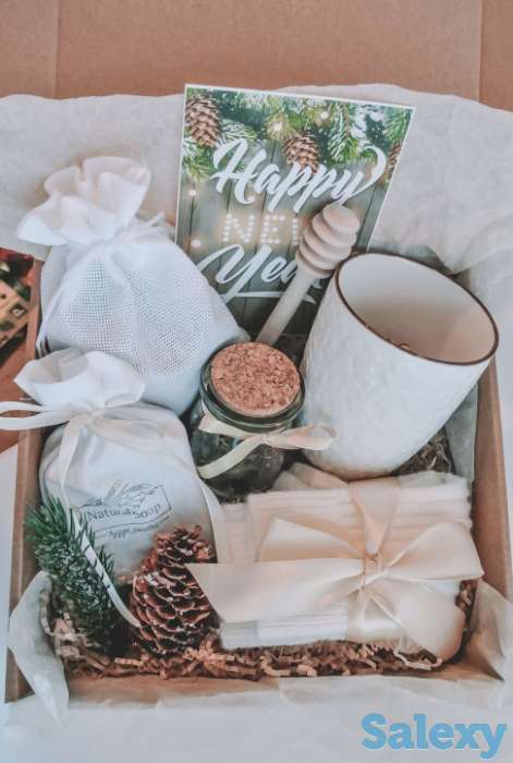 Новогодний подарочный бокс 