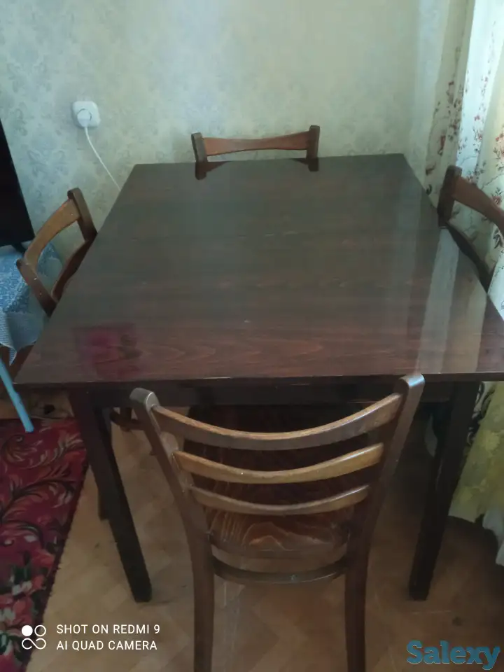 Стол со стульями, фотография 1