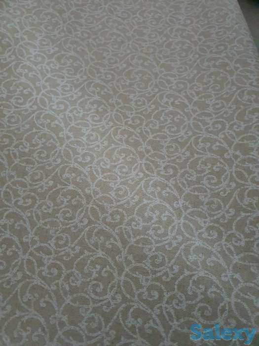 Красивая итальянская скатерть в бежевом цвете с узором под вензель, фотография 2