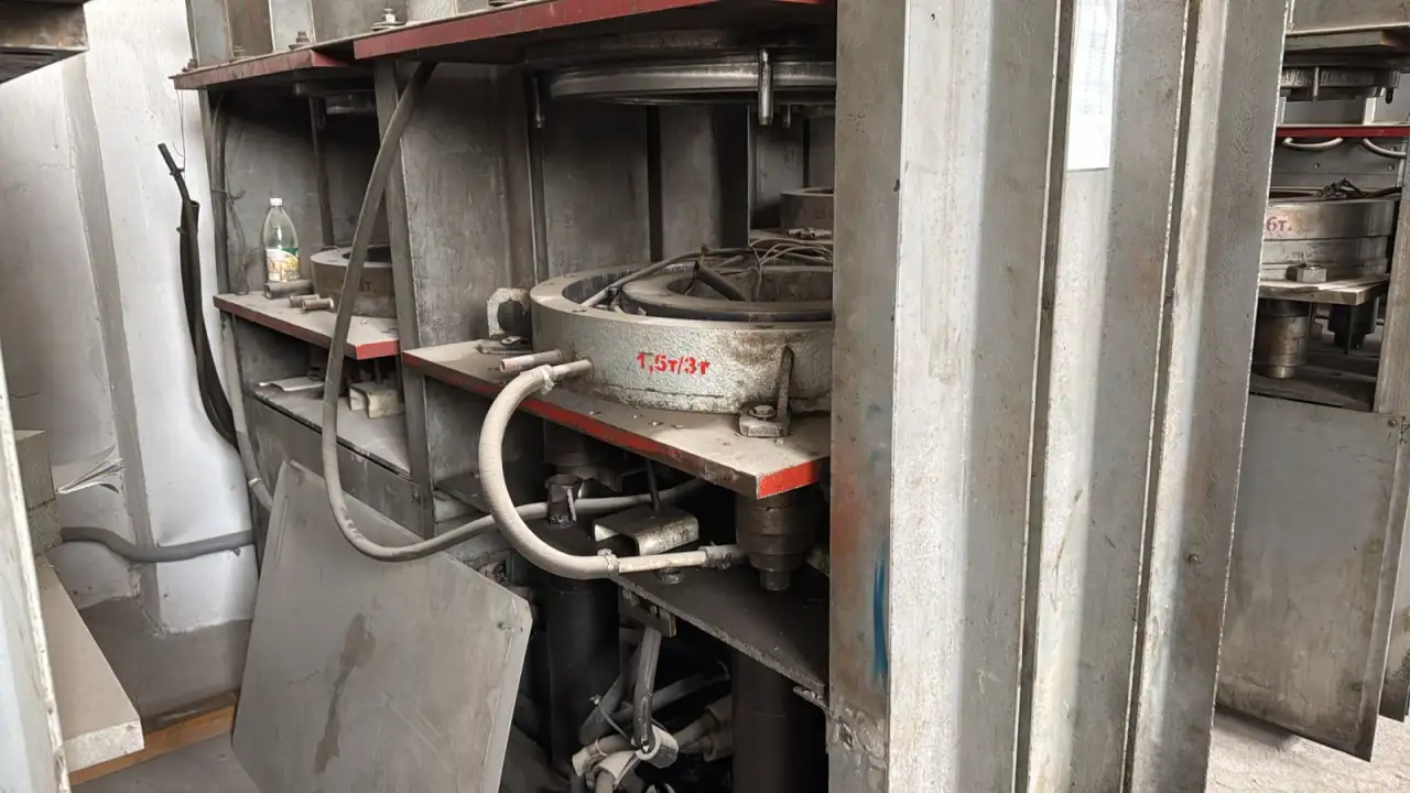 Продам станки для пройзводстава пластиковых люков, фотография 10