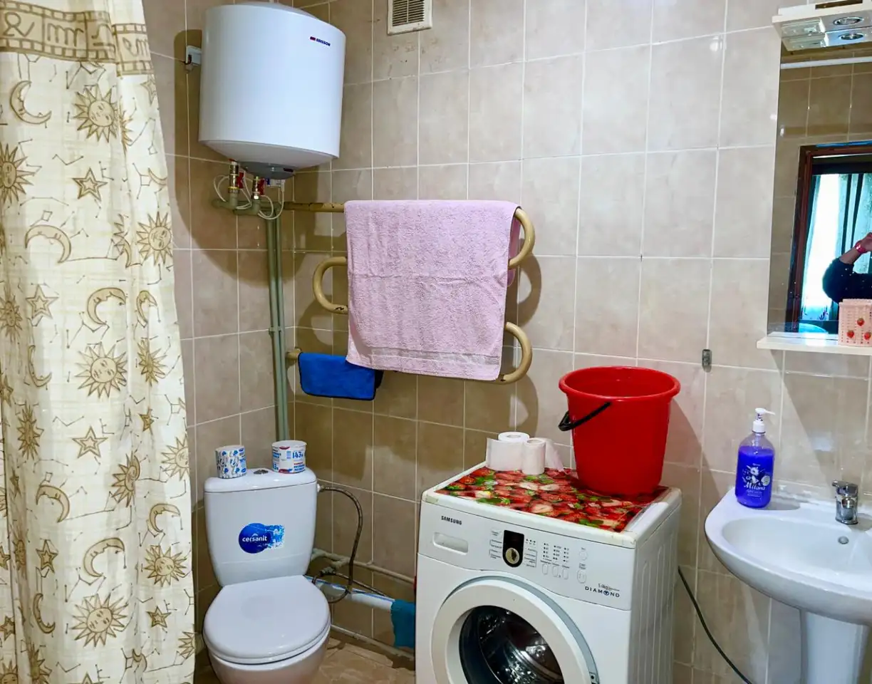 Сдаю 3 ком кв в 14 микрорайоне 3 дом 1 этаж 5 мин до пляжа., фотография 5