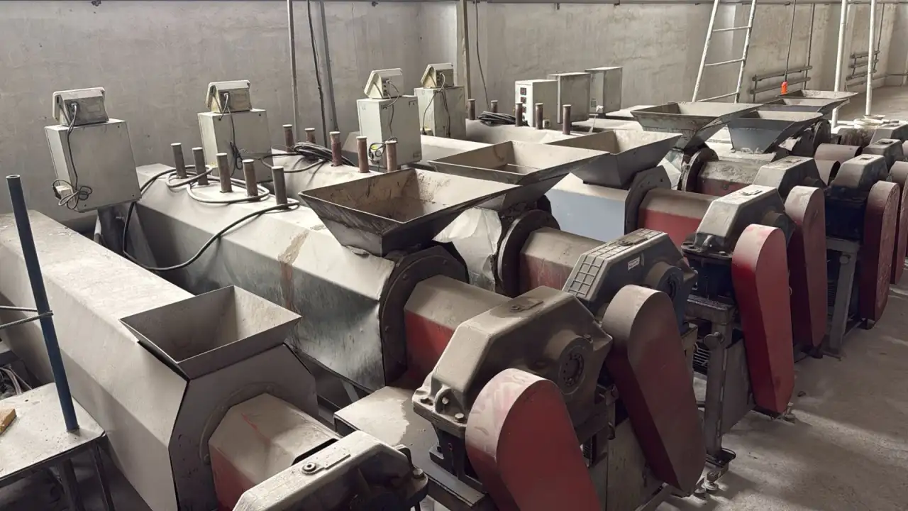 Продам станки для пройзводстава пластиковых люков, фотография 7