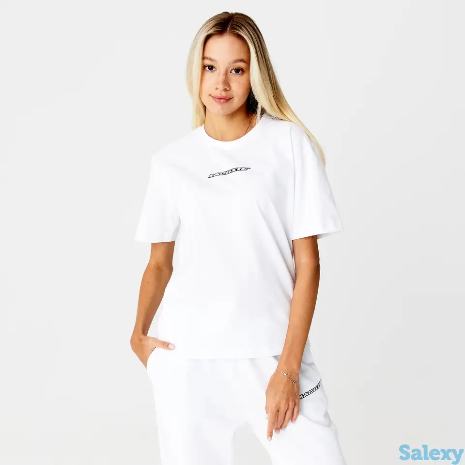 Женская футболка lacoste с контрастным принтом, фотография 1