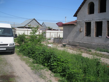 дом времянка гараж, п.боролдай ул.тынышбая 37а, фотография 1