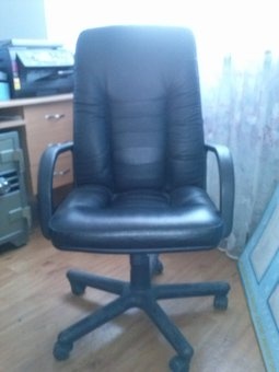 кожаное кресло, фотография 1