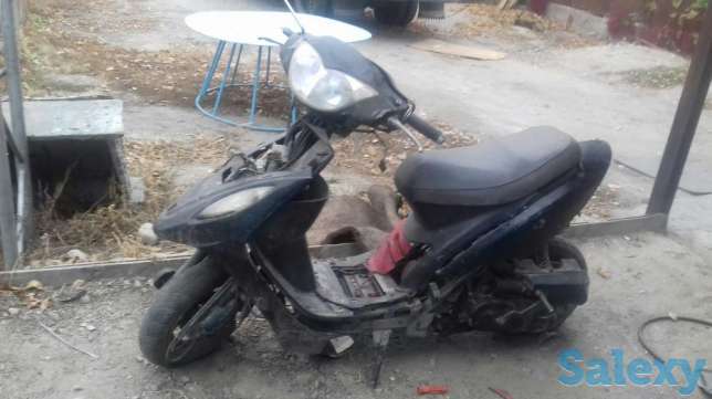 Продам срочно мопед на аварином состояние по всем вопросом звоните, фотография 1