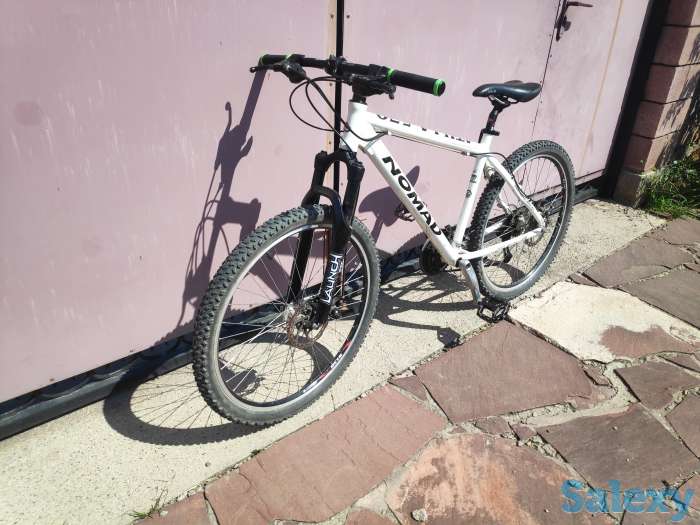 Горный кроскантрийный велосипед среднего уровня, фотография 1