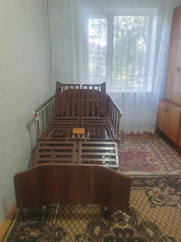 Многофункциональная механическая кровать для инвалидов, фотография 5