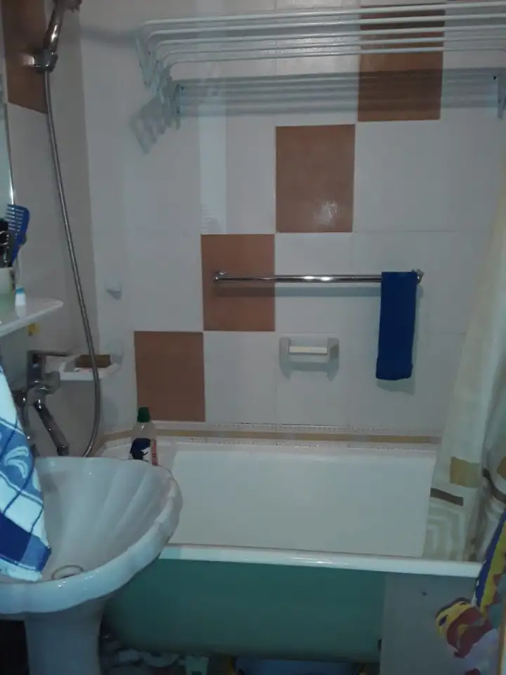 ОТ СОБСТВЕННИКА. Продаем 3 ком. квартиру по Наб. Славского 22, фотография 3