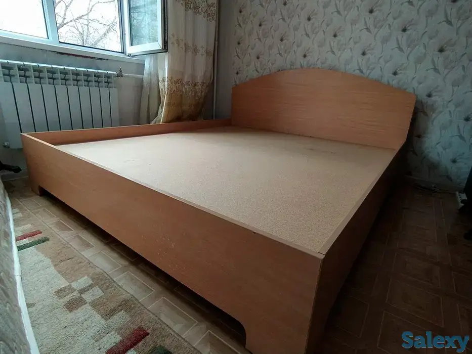 Кровать двухспальная с матрацем, фотография 1