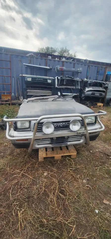 Бампер передний Toyota  Hilux Surf 130, фотография 1
