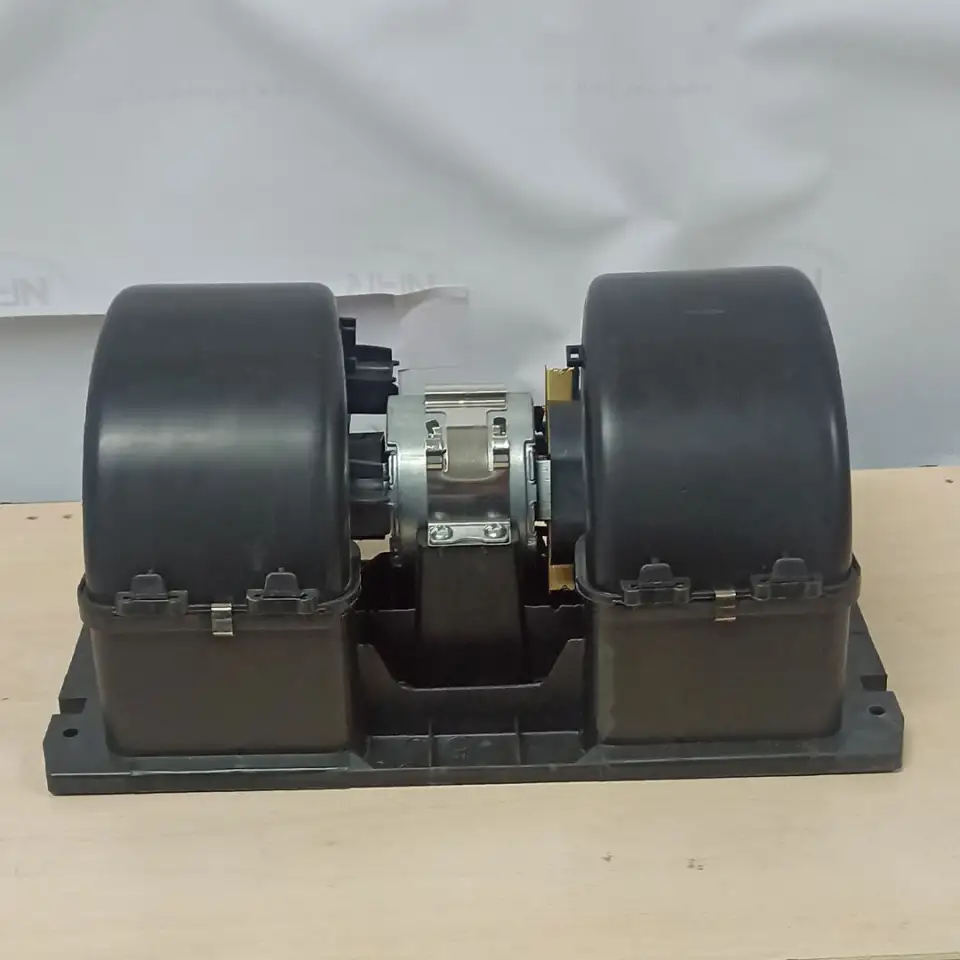 Моторчик отопителя c крыльчатками и корпусом VOLVO FH12, FH16, FM9, FM12, фотография 4