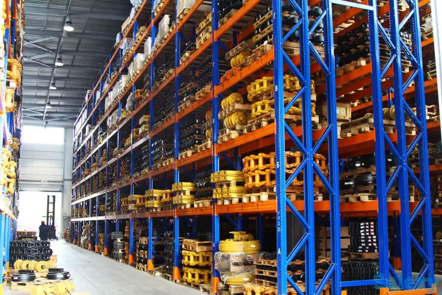 Гусеница на  Экскаваторы Бульдозера.Komatsu Bosch Toyota Case XCMG Volvo, фотография 2