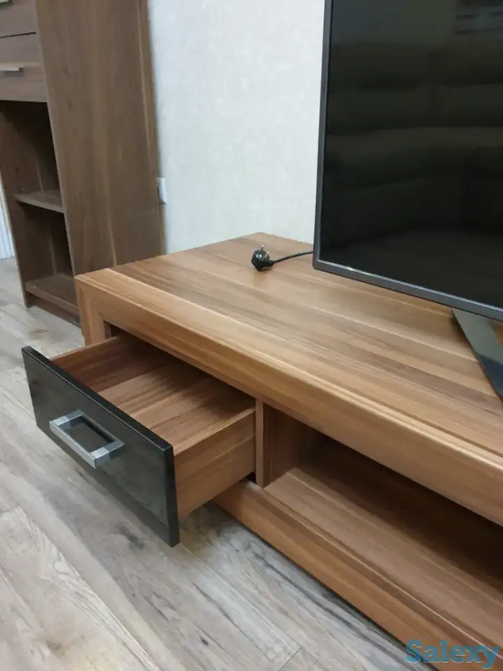 продам диван раскладной и подставку под телевизор, фотография 2