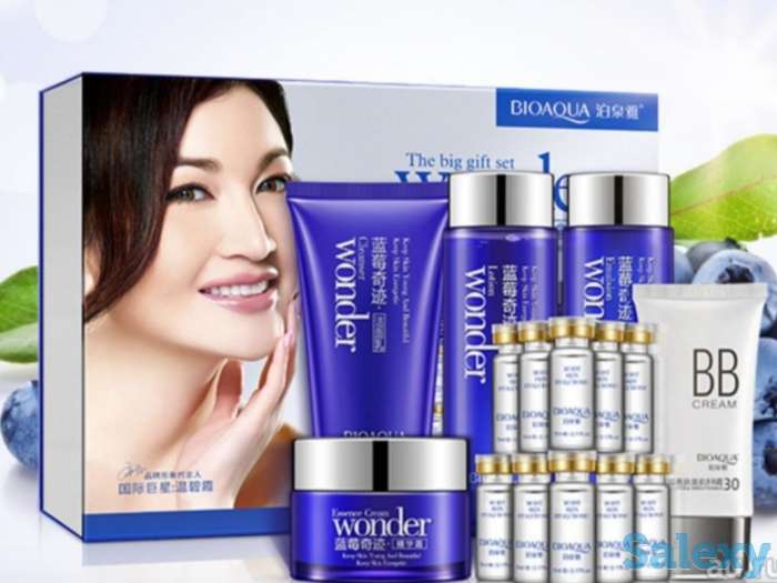 Набор Bioaqua по уходу за лицом с экстрактом черники и гиалуроновой кислотой, фотография 1