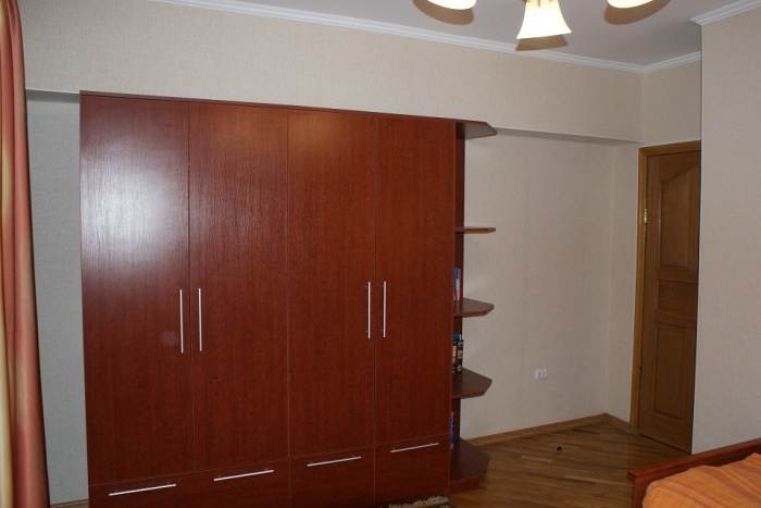 Продам 4-х комнатную квартиру в Алматы, Богенбайн батыра 187, фотография 7