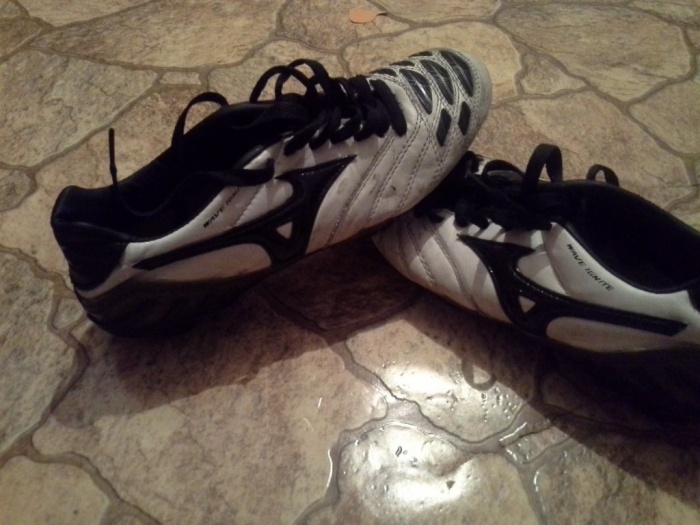 продам бутсы Mizuno 39 размер, фотография 1