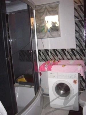 Молодой человек с дипломом юриста, фотография 11