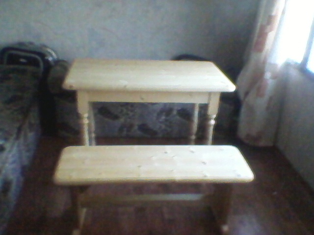 Продам сосновый столик и скамейку к нему, фотография 2