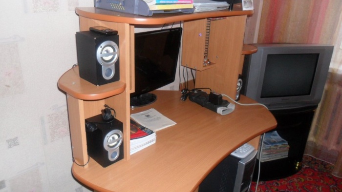 Продаю компьютерный стол, фотография 1