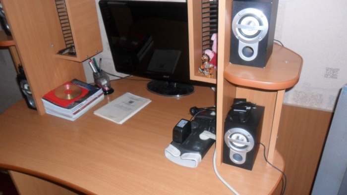 Продаю компьютерный стол, фотография 2