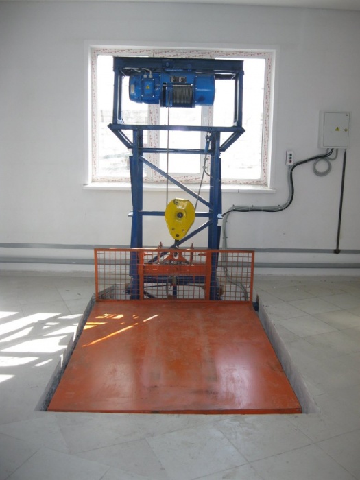 Консольный грузовой подъемник ТИТАН для склада, фотография 2