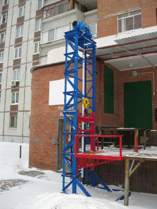 Консольный грузвой подъемник ТИТАН для магазина, фотография 2