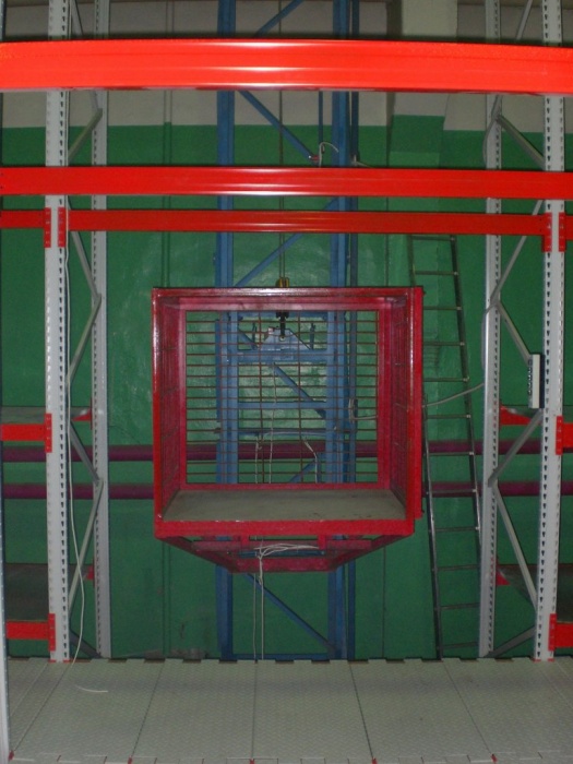 Консольный грузовой подъемник ТИТАН для производства, фотография 2