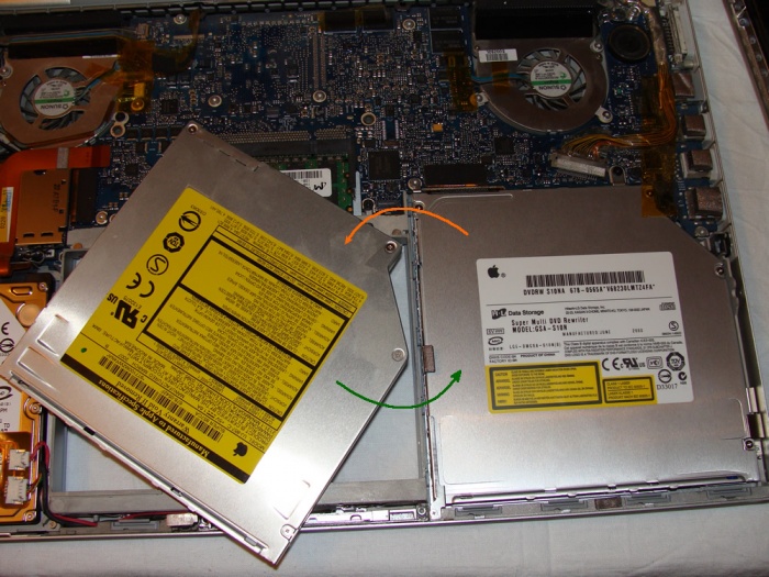 Вставили диск в MacBook Pro , диск не открывается , не читает !, фотография 3