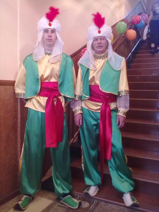 трон и сопровождение, фотография 1