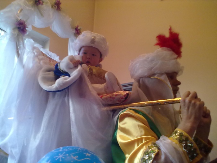 трон и сопровождение, фотография 3